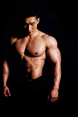 포토 JPG 남자 상의탈의 실내 한명 상반신 성인 앞모습 30대 한국인 보디빌더 근육질 성인남자한명만 국내포토 1 뷰포인트 근육 탈의 사람 동양인 내부 장년 보디빌딩 몸매 남자한명만 성인남자만 파일형식