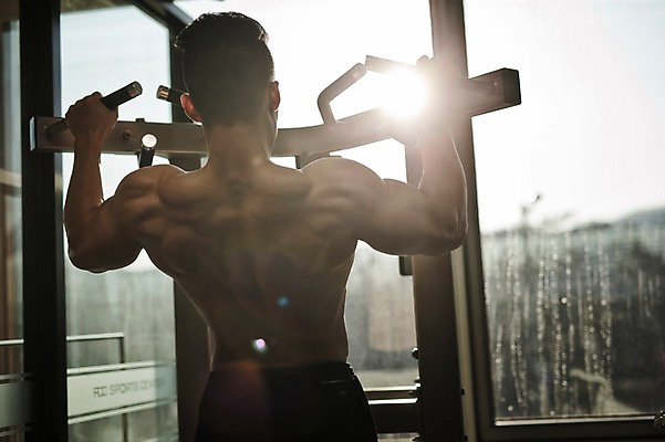 포토 JPG 남자 실내 한명 성인 뒷모습 30대 운동 운동기구 헬스 헬스장 한국인 성인남자한명만 국내포토 1 뷰포인트 건강 사람 동양인 내부 장년 남자한명만 성인남자만 파일형식