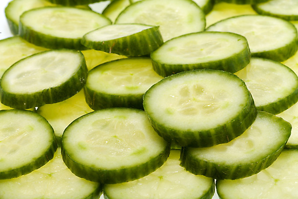 포토 JPG 해외이미지 라이프스타일 웰빙 여자 음식 조각 백그라운드 다이어트 채소 과일 재료 휴식 오이 건강 사람없음 초록색 빛 스파 샐러드 껍질 흰색 신선 잡기 자르기 먹기 피부 유기농 질감 날것 피클 슬라이스 층 숙성 채식주의자 해외202004 해외포토 컬러 컨셉 모션 사람 생활 신체부위 채식 절임 파일형식 이미지허브