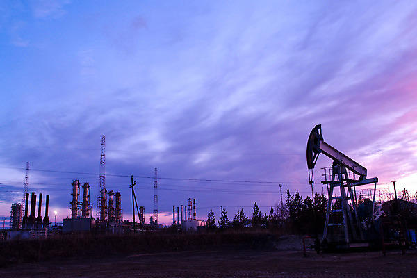 포토 JPG 해외이미지 실루엣 산업 공장 하늘 사람없음 파란색 글로벌 환경 힘 일몰 장비 에너지 탐험 휘발유 연료 가스 단상 세대 펌프 해외202004 해외포토 컬러 공업 촬영기법 노을 석유 파일형식 이미지허브
