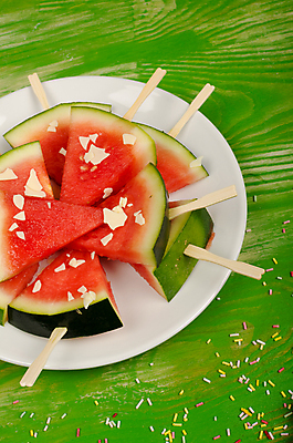 포토 JPG 해외이미지 접시 어린이 음식 다이어트 과일 부분 수박 건강 요리 사람없음 세로 컬러풀 식사 신선 멜론 채식주의자 특별함 해외202004 해외포토 식기 컬러 컨셉 사람 채식 파일형식 이미지허브