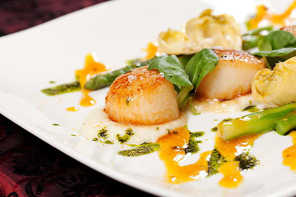 포토 JPG 해외이미지 접시 음식 잎 휴가 조개 요리 사람없음 식사 저녁식사 신선 정상 굽기 해산물 아스파라거스 가리비 바질 점심식사 해외202004 해외포토 식물 식기 채소 어패류 구이 파일형식 이미지허브