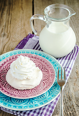 포토 JPG 해외이미지 디저트 실내 사람없음 케이크 우유 머랭 해외202004 파블로바 해외포토 음식 유제품 내부 파일형식 이미지허브