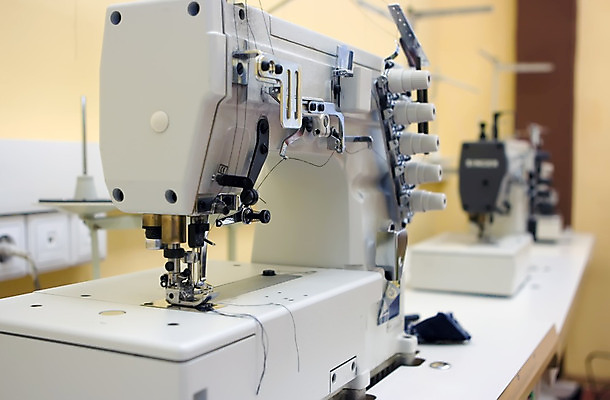 포토 JPG 해외이미지 모델 손 드레스 옷 산업 줄 패턴 손가락 공장 주택 자 손잡이 사람없음 내부 유행 기계 장비 엄지손가락 공구 직물 업무 커튼 실 수리 제조 바느질 디자이너 자르기 측정 실타래 재단 직진 퀼트 핸드메이드 해외202004 해외포토 직업 무늬 공업 모션 문구용품 건물 신체부위 도구 작업 파일형식 이미지허브