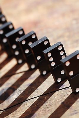 포토 JPG 해외이미지 서기 사람없음 일렬 도미노 해외202004 해외포토 모션 파일형식 이미지허브