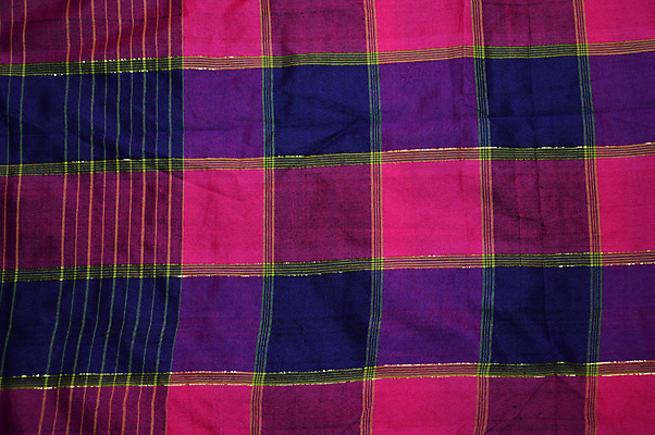 포토 JPG 해외이미지 전통 손 디자인 드레스 옷 꽃 아시아 문화 장갑 백그라운드 패턴 벽지 추상 미술 동양인 사람없음 컬러풀 유행 줄무늬 수확 직물 면 황금 고급 실크 질감 인도네시아 짜임 정교 짜기 핸드메이드 스타일 해외202004 해외포토 식물 잡화 나라 컬러 컨셉 무늬 농업 모션 문화예술 인종 신체부위 파일형식 이미지허브