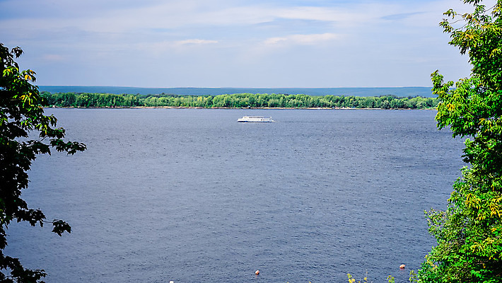 포토 JPG 해외이미지 나무 구름 공원 호수 요트 자연 하늘 파노라마 풍경 사람없음 야외 초록색 물 여름 파란색 강 반사 수영 봄 산책 시골 연못 뜨거움 페어웨이 수평선 해외202004 해외포토 자연요소 식물 계절 공공시설 컬러 골프 배_교통 휴식 촬영기법 수상스포츠 생태계 파일형식 이미지허브
