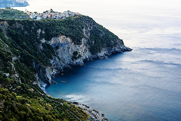 포토 JPG 해외이미지 나무 공원 유럽 바다 여행 건축양식 하늘 낚시 휴가 주택 항해 풍경 사람없음 야외 물 여행객 마을 항구 이탈리아 하이킹 중세 가장자리 지중해 언덕 포도밭 타운 계단식 옛날 전국 해외202004 해외포토 자연요소 식물 공공시설 건축 나라 밭 배_교통 교통시설 레저 사람 건물 도시 역사 둘레 파일형식 이미지허브