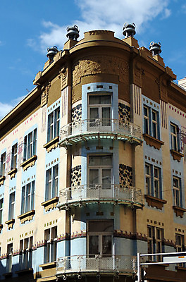 포토 JPG 해외이미지 외관 응시 유럽 도로 패턴 건축양식 하늘 지붕 거리 주택 사람없음 건물 여름 도시풍경 탑 고층빌딩 장비 도시 센터 장면 지역 크로아티아 스카이라인 자그레브 해외202004 해외포토 건축물 시선 계절 건축 나라 길 무늬 교통시설 풍경 빌딩 파일형식 이미지허브