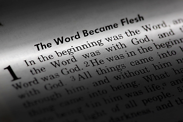 포토 JPG 해외이미지 1 영어 기독교 종교 종이 백그라운드 텍스트 날씨 새로움 육류 사람없음 책 단어 믿음 검은색 성경 골동품 오픈 묘사 통로 증거 페이지 신성 대본 복음 신앙심 옛날 인기 처음 해외202004 해외포토 문자 감정 컬러 컨셉 식재료 종교용품 파일형식 이미지허브