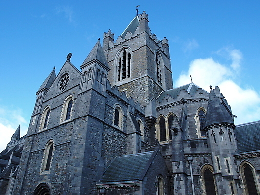 포토 JPG 해외이미지 구름 종교 건축양식 하늘 사람없음 건물 파란색 교회 아일랜드 더블린 고딕 스타일 해외202004 해외포토 자연요소 건축물 건축 유럽 컬러 종교건축 파일형식 이미지허브