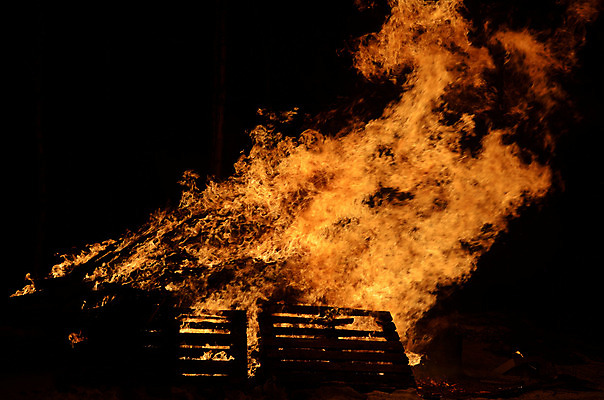 포토 JPG 해외이미지 나무 백그라운드 겨울 오렌지 따뜻함 사람없음 목재 빨간색 파란색 빛 쌓기 검은색 뜨거움 닫기 널 더위 야간 위험 장작 모닥불 묘사 질감 매움 화재 숯 연소 광 석탄 엘리먼트 여신 재 점화 화상 해외202004 해외포토 자연요소 식물 계절 컬러 컨셉 과일 재료 모션 불 날씨 맛 상처 사건 파일형식 이미지허브