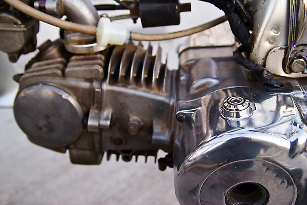 포토 JPG 해외이미지 라이프스타일 실루엣 도로 스포츠 여행 교통시설 사람없음 빨간색 자전거 검은색 힘 운전 오토바이 골동품 고속도로 클래식 승차 위험 속도 부식 복고 순환 타이어 가스 엔진 모터 고립 그런지 복원 실린더 옛날 페달 회복 힘찬 스타일 해외202004 해외포토 길 컬러 교통 컨셉 모션 촬영기법 생활 바이크 시설 파일형식 이미지허브