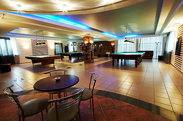 포토 JPG 해외이미지 디자인 음료 의자 공 창문 탁자 호텔 바닥 서브 주택 사람 사람없음 내부 컬러풀 파티 우주 식당 저녁식사 카페 방 램프 칵테일 바 클래식 야간 당구 먹기 클럽 주말 카페테리아 점심식사 해외202004 해외포토 자연요소 컬러 가구 컨셉 모션 숙소 조명 주류 이벤트 건물 구기 상점 식사 파일형식 이미지허브