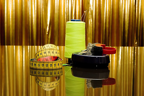 포토 JPG 해외이미지 모델 손 드레스 옷 산업 줄 패턴 손가락 공장 주택 자 손잡이 사람없음 내부 유행 기계 장비 엄지손가락 공구 직물 업무 커튼 실 수리 제조 바느질 디자이너 자르기 측정 실타래 재단 직진 퀼트 핸드메이드 해외202004 해외포토 직업 무늬 공업 모션 문구용품 건물 신체부위 도구 작업 파일형식 이미지허브