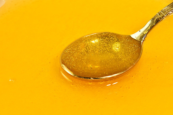 포토 JPG 해외이미지 음식 백그라운드 오렌지 재료 부분 디저트 건강 요리 사람없음 갈색 노란색 우주 금속 숟가락 젖음 신선 투명 액체 황금 닫기 달콤 떨어짐 유혹 각도 서빙 시럽 꿀 충동구매 내추럴 아카시아 채식주의자 해외202004 해외포토 나무 컬러 컨셉 과일 모션 재질 수저 쇼핑 맛 채식 과소비 파일형식 이미지허브