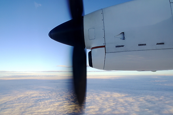 포토 JPG 해외이미지 구름 여행 날개 하늘 사람없음 파란색 힘 프로펠러 해외202004 해외포토 자연요소 컬러 파일형식 이미지허브
