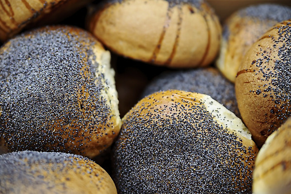 포토 JPG 해외이미지 전통 접시 여자 음식 백그라운드 디저트 부활절 샌드위치 요리 씨앗 사람없음 갈색 케이크 검은색 저녁식사 빵집 햄버거 시골 신선 뜨거움 달콤 아침식사 바게트 정상 낟알 설탕 굽기 먹기 속도 롤 토스트 깨 덩어리 내추럴 점심식사 번 시나몬 제빵사 페스츄리 해외202004 해외포토 식물 직업 식기 기념일 빵 컬러 식재료 모션 패스트푸드 사람 상점 식사 조미료 맛 구이 파일형식 이미지허브