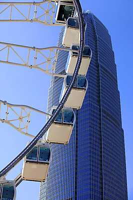 포토 JPG 해외이미지 공원 로우앵글 백그라운드 패턴 건축양식 사다리 창문 가족 하늘 휴가 휴식 사람없음 야외 금융 파란색 도시풍경 사무실 햇빛 기계 기쁨 소용돌이 바퀴 원형 큼 만족 흥분 홍콩 돌리기 되감기 명승지 철강 카피스페이스 해외202004 해외포토 도형 공공시설 건축 감정 뷰포인트 컬러 컨셉 무늬 비즈니스 관계 모션 풍경 경제 태양 중국 공백 회오리 도구 도시 크기 파일형식 이미지허브