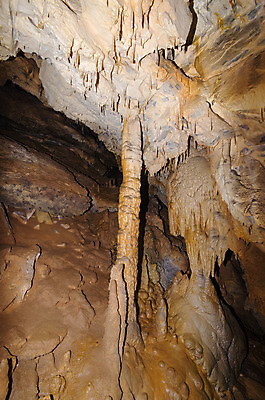 포토 JPG 해외이미지 공원 지구 모래 여행 오렌지 자연 추상 산 실내 사람 풍경 사람없음 내부 빛 여행객 골짜기 검은색 어둠 탐험 바위 구멍 터널 동굴 모험가 지하 내추럴 깊이 땅바닥 옛날 종유석 지질 지질학 해외202004 해외포토 공공시설 교육 길 컬러 무늬 과일 바닥 돌_바위 생태계 파일형식 이미지허브
