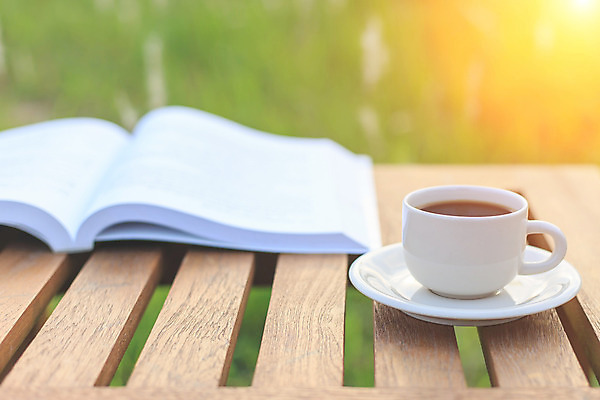 포토 JPG 해외이미지 커피 음료 백그라운드 탁자 아침 콩 실내 사람 사람없음 목재 책 컵 갈색 식당 검은색 어둠 카페 에너지 머그컵 수확 흰색 시골 신선 뜨거움 닫기 아침식사 수증기 고객 아로마 카푸치노 에스프레소 카페인 해외202004 해외포토 주간 나무 식기 컬러 가구 농업 재료 모션 곡류 내부 상점 식사 파일형식 이미지허브