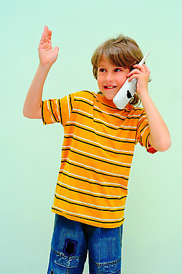 포토 JPG 해외이미지 백인 라이프스타일 손 남자 감정 얼굴 어린이 통신 모바일 말하기 대화 한명 사람 소년 10대 스마트폰 청춘 금발 디지털 듣기 분노 표현 반지 잡기 네트워크 메시지 무선전화기 전화기 전자 부름 다이얼 결백 해외202004 해외포토 서양인 1 헤어스타일 컨셉 장신구 모션 청소년 생활 신체부위 핸드폰 스마트기기 파일형식 이미지허브