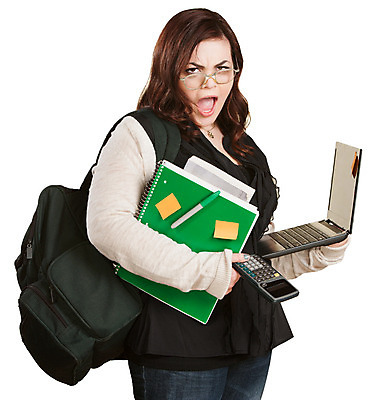 포토 JPG 해외이미지 백인 1 학생 여자 유럽 안경 가방 배낭 표시 갈색머리 한명 사람 성인 노트북 컴퓨터 계산기 분노 흰색 표현 잡기 좌절 스웨터 포스트잇 싱글 흰배경 바쁨 충격 업무과다 고립 혼자 해외202004 해외포토 서양인 헤어스타일 잡화 감정 나라 컬러 백그라운드 컨셉 상의 모션 문구용품 전자제품 장비 메모지 업무 파일형식 이미지허브