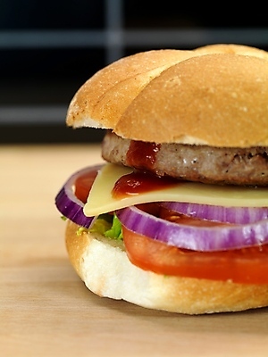 포토 JPG 해외이미지 음식 조각 다이어트 토마토 채소 양파 치즈 감자 샌드위치 건강 육류 요리 사람없음 쌓기 식당 식사 저녁식사 소고기 튀김 햄버거 흰색 신선 바 클래식 맛 그릴 폐기물 상추 밀 먹기 속도 레시피 점심식사 고립 더블 번 치즈버거 해로움 호밀 해외202004 해외포토 빵 컬러 컨셉 식재료 모션 주방용품 유제품 곡류 패스트푸드 상점 쓰레기 파일형식 이미지허브