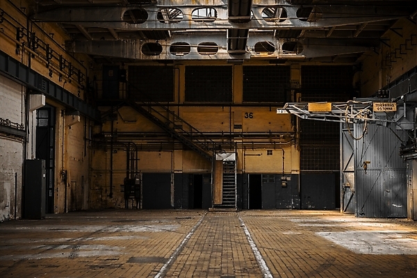 포토 JPG 해외이미지 산업 벽 백그라운드 건축양식 창문 공장 바닥 직장 실내 사람없음 내부 건물 빛 금속 어둠 방 도시 제조 큼 버리기 타일 창고 천장 무거움 옛날 철강 오싹 해외202004 해외포토 건축물 건축 회사 공업 모션 재질 무게 크기 파일형식 이미지허브