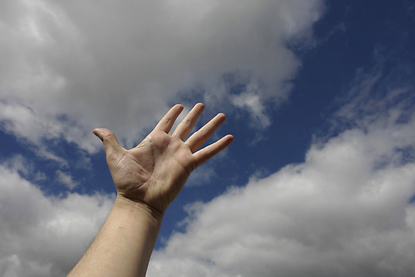 포토 JPG 해외이미지 구름 손 종교 컨셉 신체 손가락 하늘 추상 손바닥 사람 성인 사람없음 파란색 청춘 평화 믿음 희망 힘 꿈 터치 탐험 흰색 기도 영혼 좌절 대표 질문 사인 검색 주기 팔 천국 신앙심 지원 특별함 패기 헬프 필요 해외202004 해외포토 자연요소 감정 컬러 무늬 모션 신체부위 도움 자신감 파일형식 이미지허브