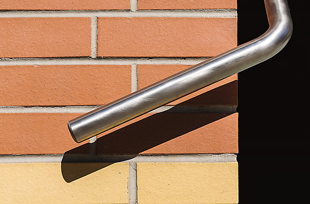 포토 JPG 해외이미지 디자인 외관 벽 건축양식 난간 벽돌 주택 사람없음 건물 빨간색 계단 금속 흰색 묘사 단계 해외202004 해외포토 건축물 건축 컬러 재질 파일형식 이미지허브