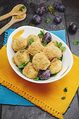 포토 JPG 해외이미지 전통 접시 유럽 음식 과일 포도 디저트 감자 독일 따뜻함 요리 사람없음 장식 쿠키 우주 수확 가을 흰색 달콤 맛 설탕 준비 반죽 서빙 체코 자두 폭식 부스러기 삶기 숙성 페스츄리 카피스페이스 해외202004 해외포토 식기 계절 나라 빵 컬러 컨셉 농업 채소 공백 파일형식 이미지허브