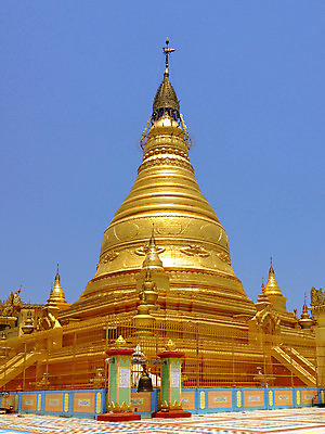 포토 JPG 해외이미지 아시아 종교 문화 여행 불교 건축양식 하늘 동양인 풍경 사람없음 야외 탑 U 사찰 역사 재산 황금 언덕 백조 미얀마 사리탑 옛날 해외202004 해외포토 건축물 알파벳 건축 나라 종교건축 조류 인종 금융 파일형식 이미지허브