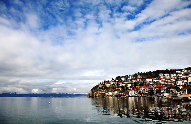 포토 JPG 해외이미지 구름 유럽 호수 자연 하늘 산 주택 파노라마 풍경 사람없음 건물 물 파란색 세계 반사 골동품 흰색 역사 재산 땅 언덕 고등어 타운 마케도니아 발칸반도 절정 수평선 해외202004 해외포토 자연요소 건축물 나라 컬러 촬영기법 어류 금융 도시 생태계 파일형식 남유럽 이미지허브