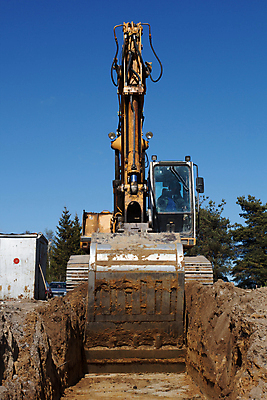 포토 JPG 해외이미지 산업 도로 지구 선 모래 거리 사람없음 야외 물 기계 장비 업무 땅 굴착기 삽 발굴 국자 먼지 배수구 폐수 하수 해외202004 해외포토 자연요소 길 교통시설 주방용품 작업 중장비 환경오염 파일형식 이미지허브