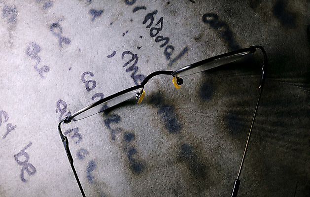 포토 JPG 해외이미지 디자인 할아버지 종이 안경 캘리그라피 고글 프레임 미술 사람없음 수확 골동품 역사 괴짜 우아함 확대 오브젝트 복고 시력 예술가 비전 시력검사 고물 멍청이 옛날 원고 정물화 스타일 해외202004 해외포토 잡화 노년 남자 컨셉 농업 문화예술 검사_조사 그림 파일형식 이미지허브