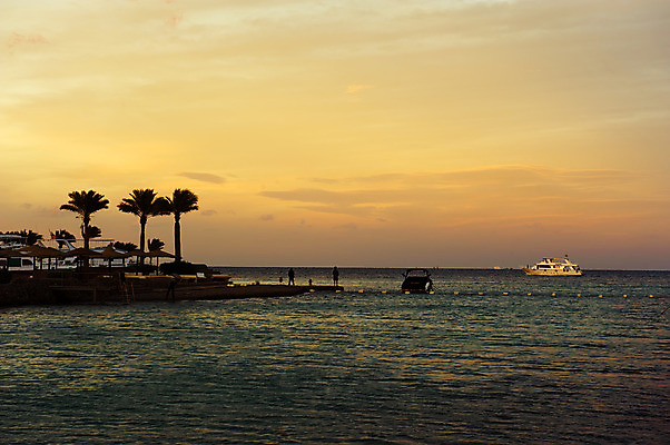 포토 JPG 해외이미지 구름 바다 하늘 사람없음 빨간색 빛 황혼 일몰 저녁 홍해 진홍색 해외202004 해외포토 자연요소 컬러 노을 야간 파일형식 이미지허브
