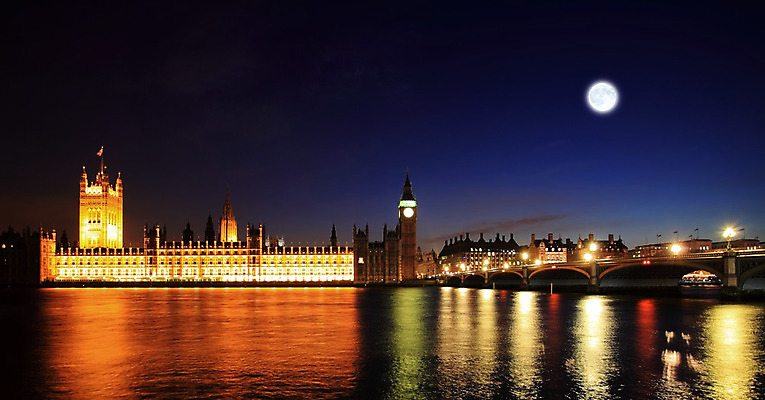 포토 JPG 해외이미지 유럽 시계 여행 거실 영국 잉글랜드 버스 사람없음 건물 반사 탑 새벽 보름달 달 도시 시간 야간 큼 가득함 런던 국회 정부 정치 템스강 해외202004 해외포토 자연요소 건축물 나라 육상교통 대중교통 강 크기 파일형식 이미지허브