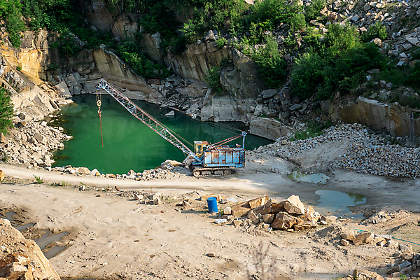 포토 JPG 해외이미지 산업 지구 교통시설 모션 자연 표면 사람없음 건물 물 환경 금속 힘 기계 장비 바위 공구 업무 큼 굴착기 삽 발굴 기중기 먼지 무거움 그런지 옛날 지질학 채석 철강 추출 화강암 해외202004 해외포토 자연요소 건축물 교육 교통 재질 암석 돌_바위 도구 작업 중장비 무게 크기 시설 생태계 파일형식 이미지허브