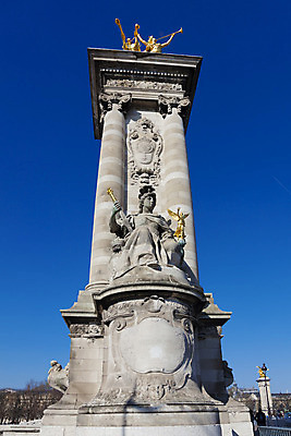 포토 JPG 해외이미지 유럽 조각 여행 건축양식 풍경 사람없음 건물 조각상 맑음 프랑스 기둥 도시 역사 황금 엑스포 옛날 파리(프랑스) 해외202004 해외포토 건축물 건축 나라 날씨 조형물 파일형식 이미지허브
