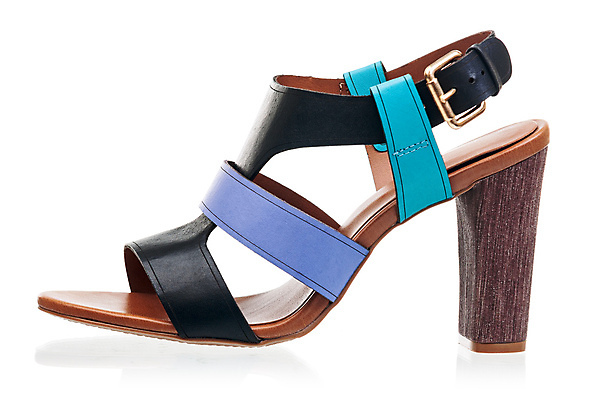 포토 JPG 해외이미지 1 디자인 옷 계절 여자 백그라운드 신발 새로움 사람없음 여름 파란색 유행 흰색 오픈 고급 우아함 샌들 가죽 오브젝트 싱글 고립 스트랩 양발 스타일 해외202004 해외포토 컬러 컨셉 사람 파일형식 이미지허브