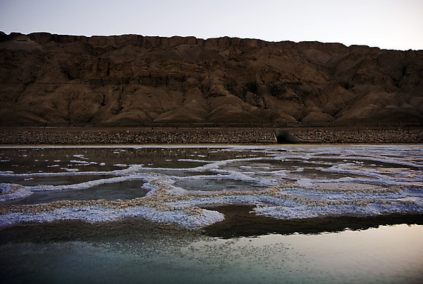 포토 JPG 해외이미지 지구 호수 바다 섬 자연 산 바닥 건조 건강 파노라마 풍경 사람없음 물 태양 약 환경 계곡 성경 스파 일몰 화장품 사막 죽음 중앙 땅 심볼 소금 지역 진흙 동쪽 내추럴 땅바닥 옛날 요르단 유태교 이스라엘 짠맛 화학물질 해외202004 해외포토 자연요소 중동 종교용품 의학 촬영기법 뷰티 노을 화학 맛 방향 생태계 서아시아 파일형식 이미지허브