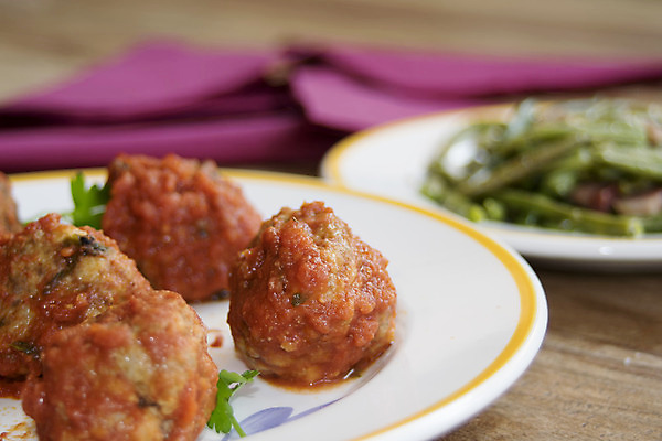 포토 JPG 해외이미지 접시 음식 백그라운드 토마토 공 주택 육류 돼지고기 요리 사람없음 주방 식사 소고기 껍질 햄버거 흰색 신선 돼지 수프 미트볼 날것 바질 고립 다진 해외202004 해외포토 식기 컬러 채소 식재료 포유류 패스트푸드 건물 파일형식 이미지허브