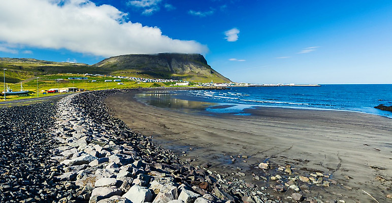 포토 JPG 해외이미지 전통 외관 공원 유럽 호수 바다 여행 자연 하늘 산 주택 파노라마 아이슬란드 풍경 사람없음 야외 건물 초록색 물 여름 파란색 빛 강 반사 환경 침묵 거울 신선 고독 매끈함 땅 언덕 장면 지역 멀리 석호 내추럴 해외202004 해외포토 자연요소 건축물 계절 공공시설 감정 나라 컬러 촬영기법 소리 감각 생태계 파일형식 이미지허브