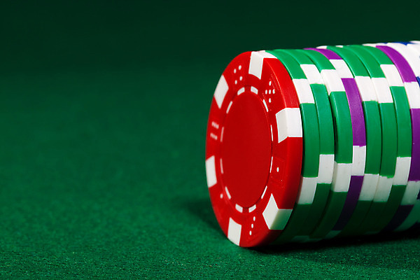 포토 JPG 해외이미지 놀이 사람없음 빨간색 초록색 파란색 컬러풀 보라색 활발 게임 직물 우승 원형 도박 포커 해외202004 해외포토 도형 컬러 컨셉 최고 트럼프 파일형식 이미지허브