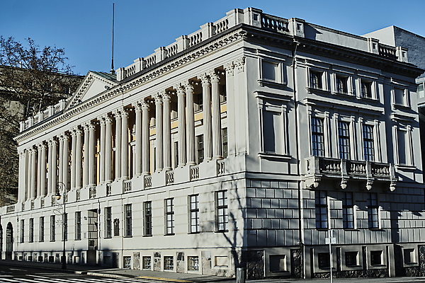 포토 JPG 해외이미지 유럽 건축양식 창문 난간 하늘 거리 사람없음 건물 문 기둥 도서관 일반 폴란드 해외202004 해외포토 건축물 교육 건축 나라 파일형식 이미지허브