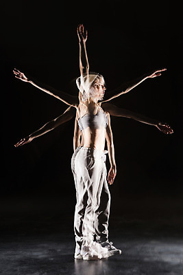 포토 JPG 해외이미지 백인 라이프스타일 유럽 스포츠 포즈 이동 관리 한명 사람 손짓 성인 운동복 운동 댄서 춤 유연 혼자 해외202004 해외포토 서양인 직업 1 옷 나라 컨셉 모션 문화예술 건강 생활 파일형식 이미지허브