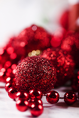 포토 JPG 해외이미지 나무 전통 계절 크리스마스장식 크리스마스 겨울 공 가족 자연 휴가 크리스마스카드 기념 매달리기 선물 사람없음 장식 빛 크리스마스트리 산타클로스 장식볼 나뭇가지 축하 원형 의식 12월 자르기 심볼 크리스마스이브 가문비나무 해외202004 해외포토 도형 식물 기념일 컨셉 관계 모션 카드_감사 날짜 생태계 파일형식 이미지허브