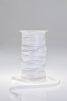 포토 JPG 해외이미지 계절 기념일 리본 결혼 백그라운드 컨셉 크리스마스 휴가 발렌타인데이 선물 이벤트 사람없음 장식 빨간색 쇼핑 파티 축제 카펫 덮개 흰색 축하 인사 생일 실크 활 준비 주기 롤 길이 기부 VIP 감싸기 고립 전용 특별함 포장소품 해외202004 해외포토 컬러 포장 모션 데이이벤트 뚜껑 직물 예절 오브젝트 포장재료 파일형식 이미지허브