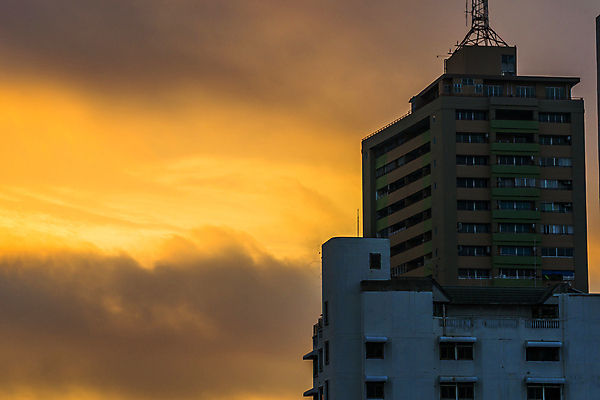 포토 JPG 해외이미지 디자인 외관 벽 여행 백그라운드 비즈니스 건축양식 창문 유리 아침 추상 거리 사람없음 건물 파란색 빛 도시풍경 사무실 반사 일출 고층빌딩 도시 도심 스카이라인 해외202004 해외포토 주간 건축물 건축 컬러 무늬 재질 풍경 빌딩 노을 파일형식 이미지허브